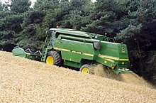 JD 2056HM Combine