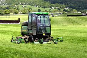 A John Deere 1600T wide area rotary mower is proving a worthy addition to the grass cutting machinery fleet at Cheltenham Racecourse.