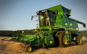 John Deere T Series Combine