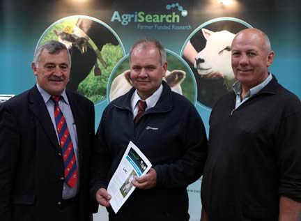 David Workman, left, vice chair AgriSearch Board of Trustees with the newly appointed chairman of the sheep advisory committee Sam Wharry centre and vice chairman Crosby Cleland.