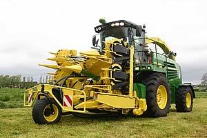 new front transport wheel on a Kemper 375 maize header