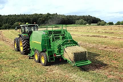 John Deere 1400 Series large square baler