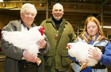 With Richard Pickles’ Craven Feather Auctions Spring champions are father Tom and daughter Selina, joined by show judge Edward Boothman, centre.