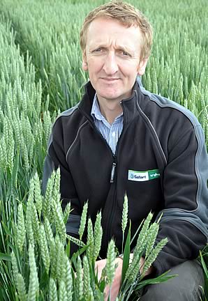 Winter wheat growers should consider planting varieties with a range of maturities this autumn to spread workloads next harvest, believes Syngenta agronomist, James Evans.