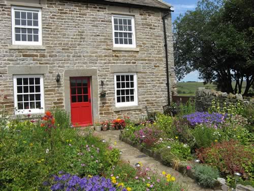 Colourful, bumblebee-friendly garden in Baldersdale
