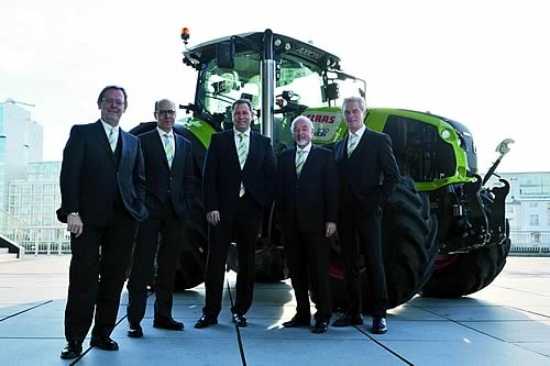 CLAAS annual press conference 2013 in Düsseldorf, the members of the Executive Board from left: Lothar Kriszun (Tractors), Hans Lampert (Finance and Controlling), Jan-Hendrik Mohr (Sales), Dr. Theo Freye (Marketing and Strategy, Spokesman of the Executive Board, CLAAS KGaA mbH), Dr. Hermann Garbers (Technology und Quality).