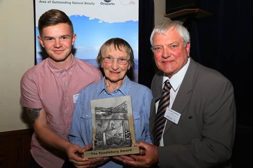 Bob Pendlebury's grandson, Ross Thompson, Margaret Bradshaw and Cllr Eddie Tomlinson