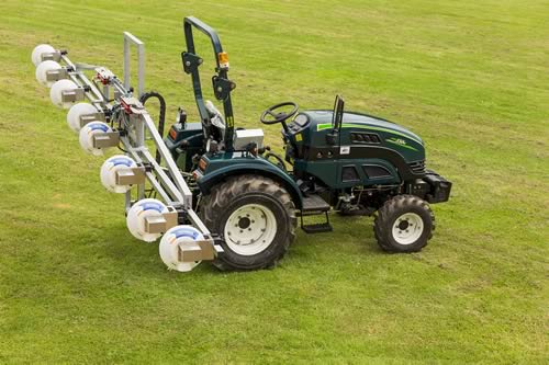 Rotabug-R is controlled from the tractor